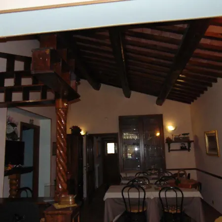 Farmház Cherubini Daniela *